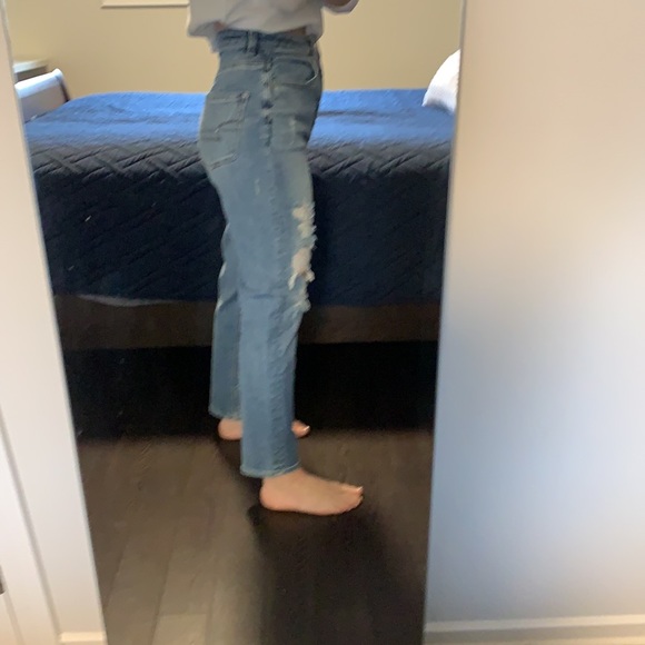 American Eagle Super High Waisted Boyfriend Jeans - Picture 3 of 9